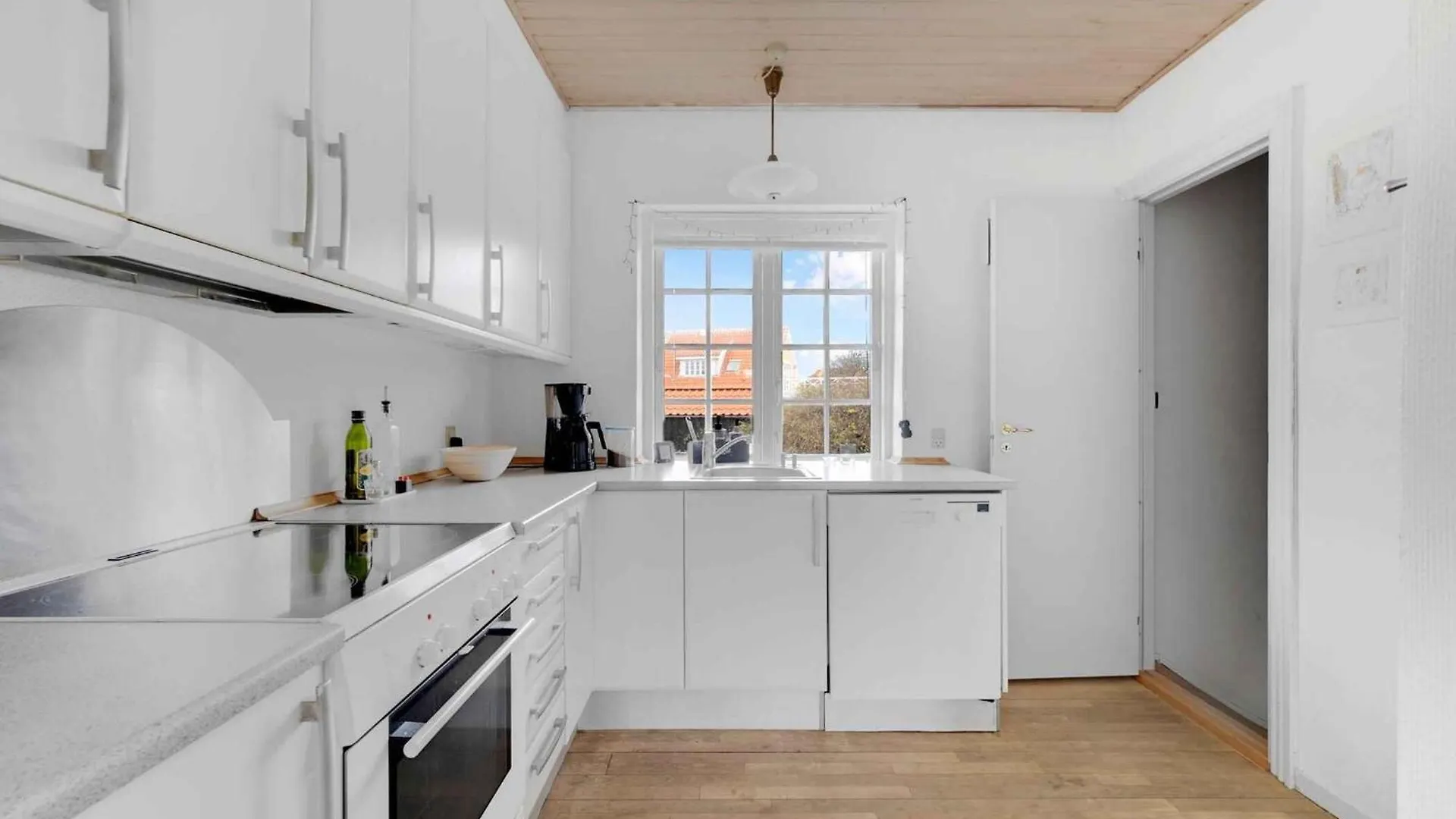 Skagen Villa Located In The Center 0*,